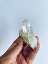 Load image into Gallery viewer, Water Clear Himalayan Cathedral Quartz Crystal Q843
