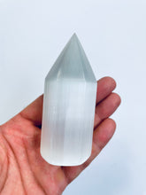 Load image into Gallery viewer, Selenite Crystal Point SN014  x 1
