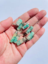 Load image into Gallery viewer, 1 x  Emerald Crystal Pendant Natural PD038
