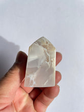 Load image into Gallery viewer, Snow Agate High-Grade Crystal Tower T882
