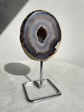 Load image into Gallery viewer, Agate Geode on Stand High Grade AG085
