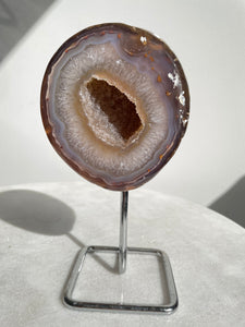 Agate Geode on Stand High Grade AG082