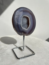 Load image into Gallery viewer, Agate Geode on Stand High Grade AG083
