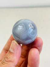 Load image into Gallery viewer, Agate Sphere Small S194
