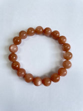 Load image into Gallery viewer, Sunstone Stretch Bracelet Natural Crystal BR016
