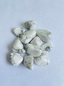 Howlite Tumbled Stones TB044 x 1