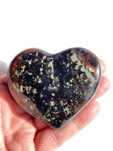 Load image into Gallery viewer, Agate Druzy Heart AG102
