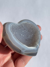 Load image into Gallery viewer, Agate Druzy Heart AG105
