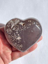 Load image into Gallery viewer, Agate Druzy Heart AG096
