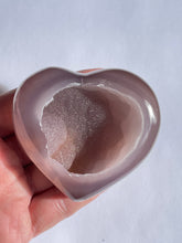 Load image into Gallery viewer, Agate Druzy Heart AG100
