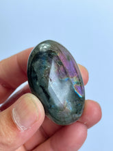 Load image into Gallery viewer, Purple Labradorite Crystal Palm Stones LA088
