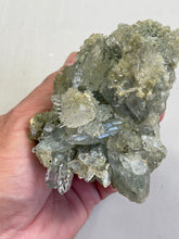 Load image into Gallery viewer, Green Himalayan Chlorite Inclusion Quartz Crystal Q021a
